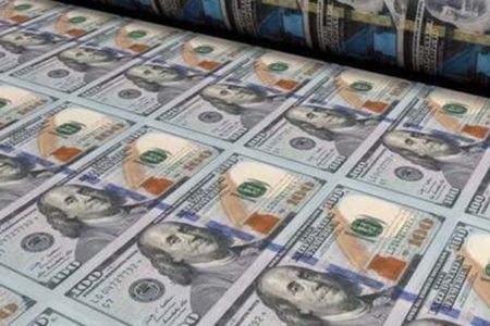 ڈالر کی اونچی اُڑان، 220 روپے 50 پیسے پر براجمان