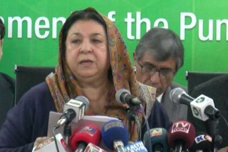 عوام خود سے کورونا سے بچاؤ کے لیے ادویات استعمال نہ کریں، ڈاکٹر یاسمین راشد