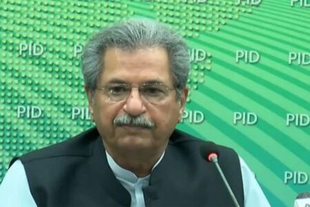 ’کورونا کے نئے ویرینٹ کا علم نہیں، تعلیمی سرگرمیاں جاری رکھنا چاہتے ہیں‘شفقت محمود