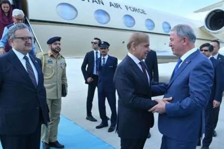 وزیراعظم کا دورۂ ترکی، پاک ترک تجارتی حجم بڑھانے کے عزم کا اظہار