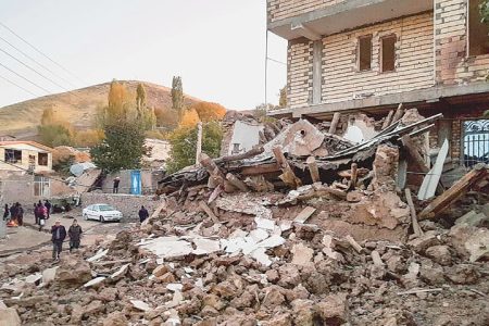 ایران میں زلزلے سے 5 افراد جاں بحق، متعدد عمارتیں اور سڑکیں تباہ