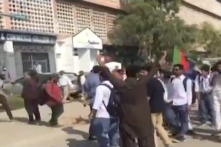 اسلامیہ کالج خالی کرانے کے دوران احتجاجی طلبہ پر شیلنگ اور لاٹھی چارج، 3 گرفتار