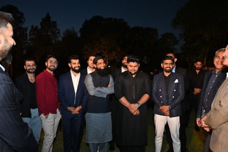 آرمی چیف کا قومی کرکٹرز کے اعزاز میں افطار ڈنر